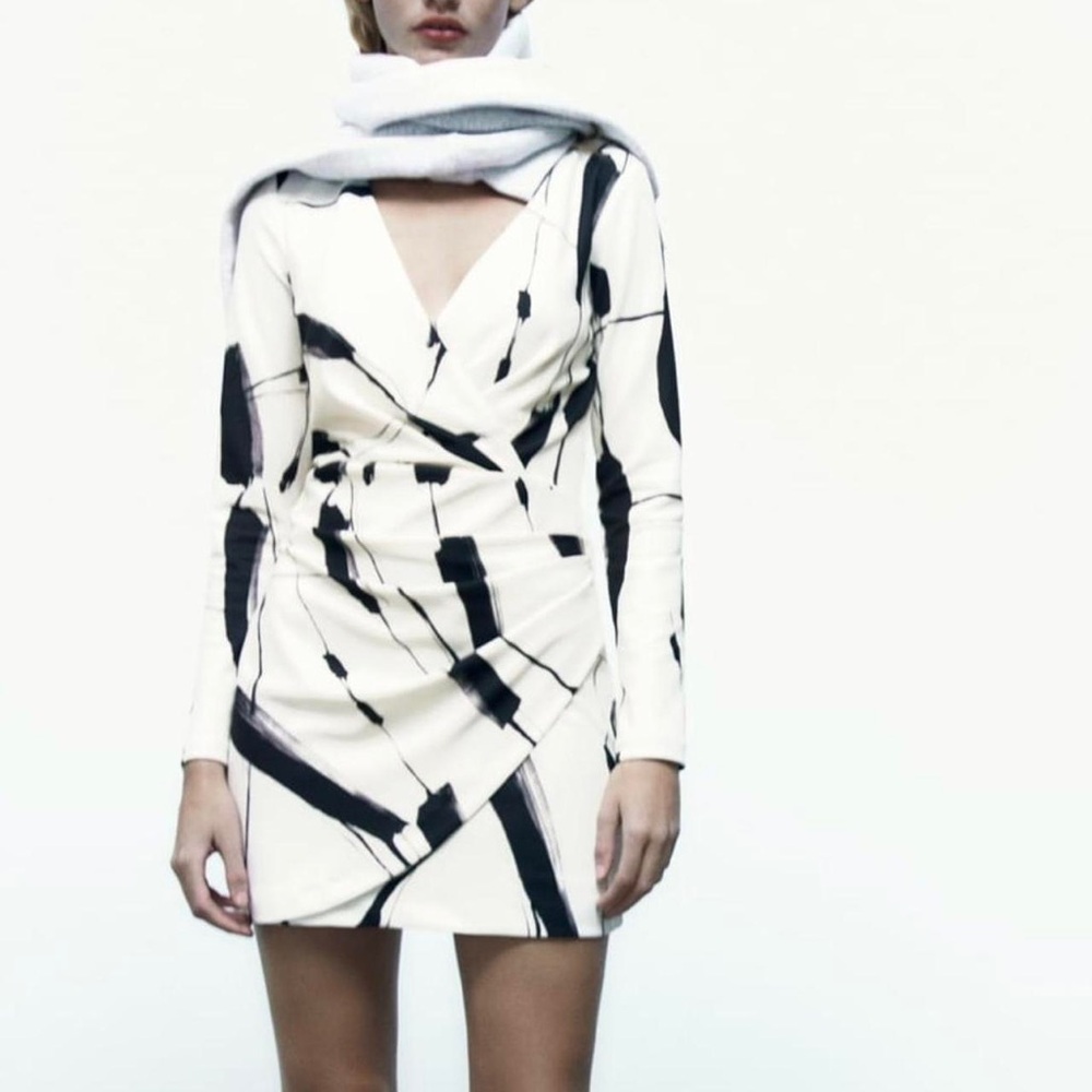 Zara Black and White Long Sleeve Dress
